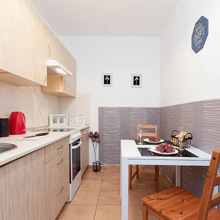 Good Feeling In Apartment *